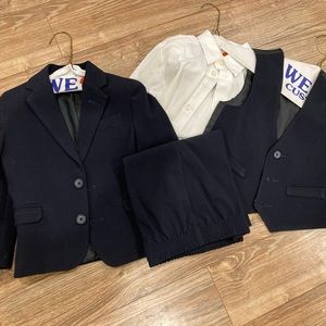 CHAPS Little boys full suit, including tie! Size 3T. Brand new, without tags!